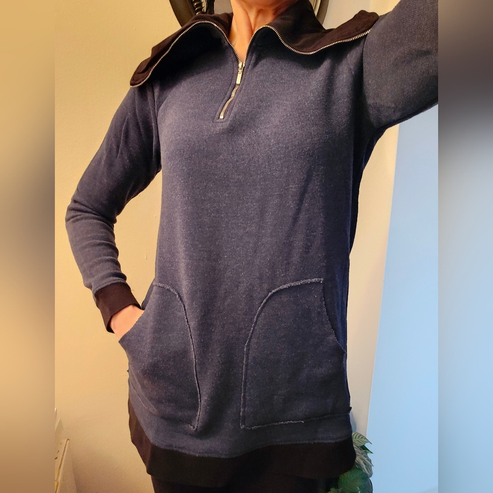 Avon navy blue / black cowl neck sweatshirt with 1/4 front zip size S/M